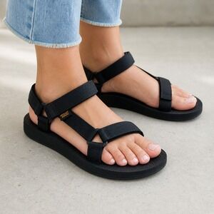 Teva Sandals Womens 9 Black Strappy Sporty Comfort Adjustable Straps Granola